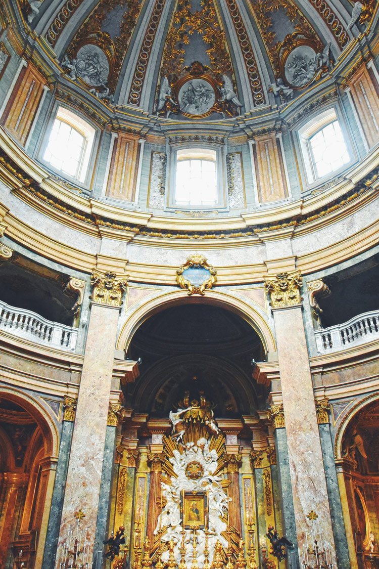 Il Santuario di Loreto nelle Marche nei pressi di Numana